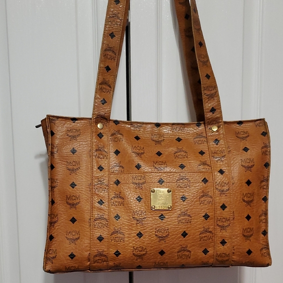 MCM Cognac Visetos Coated Canvas Medium Heritage Top Zip Shopper
